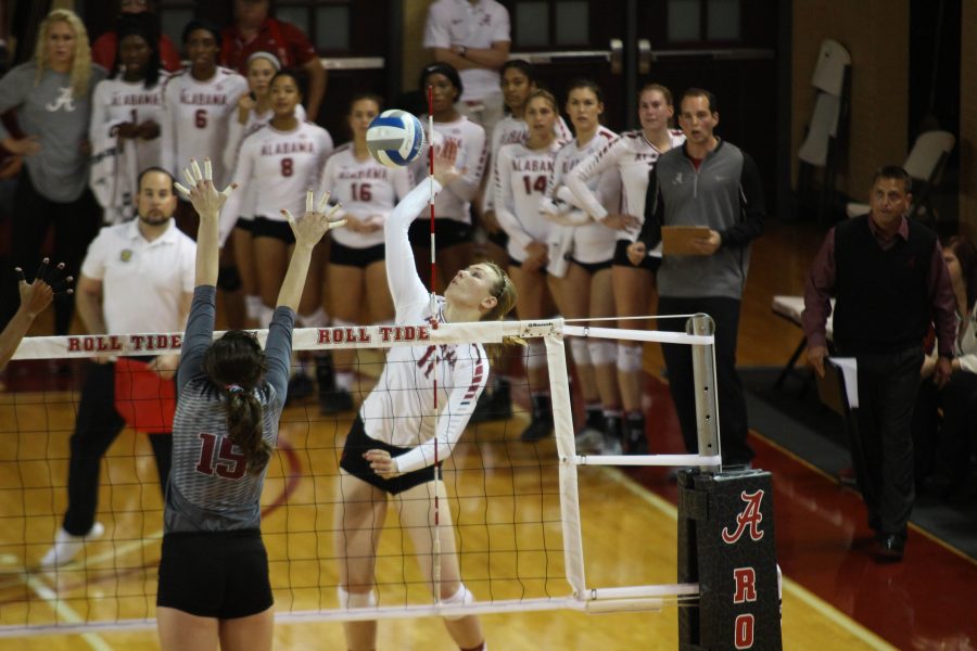 Alabama volleyball suffers first home loss to Florida