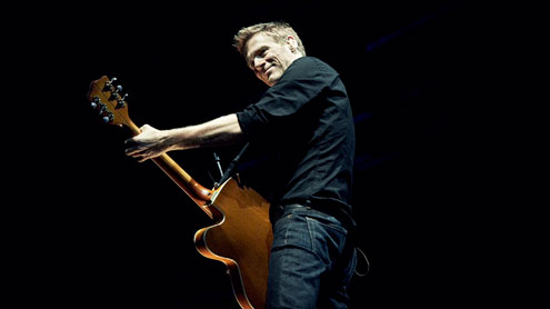 Bryan Adams to play acoustic show tonight