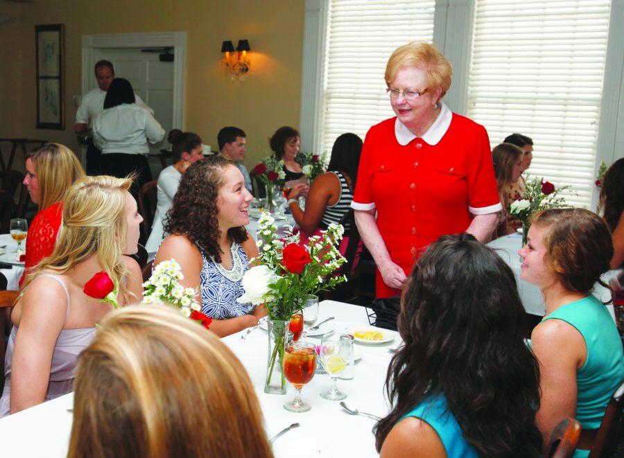 Bonner hosts luncheon for three UA athletic teams