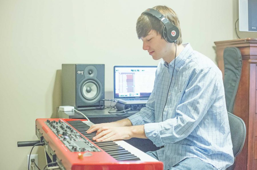 Student delves into commercial music major