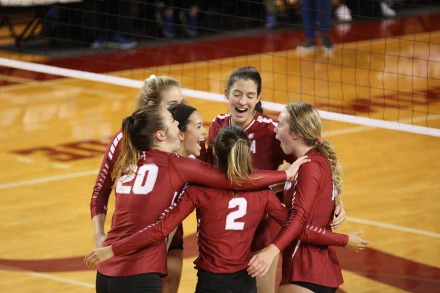 Alabama sweeps  Tennessee State and Hofstra