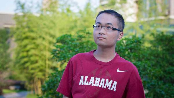 Aaron Huang survives cancer, writes memoir
