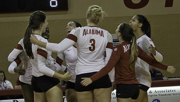 Alabama volleyball sweeps UGA