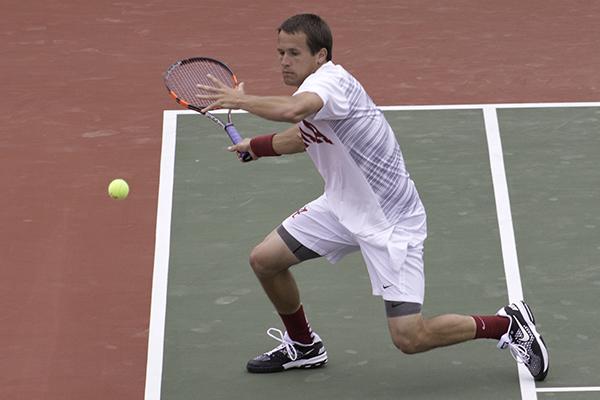Men's tennis splits last at-home conference matches