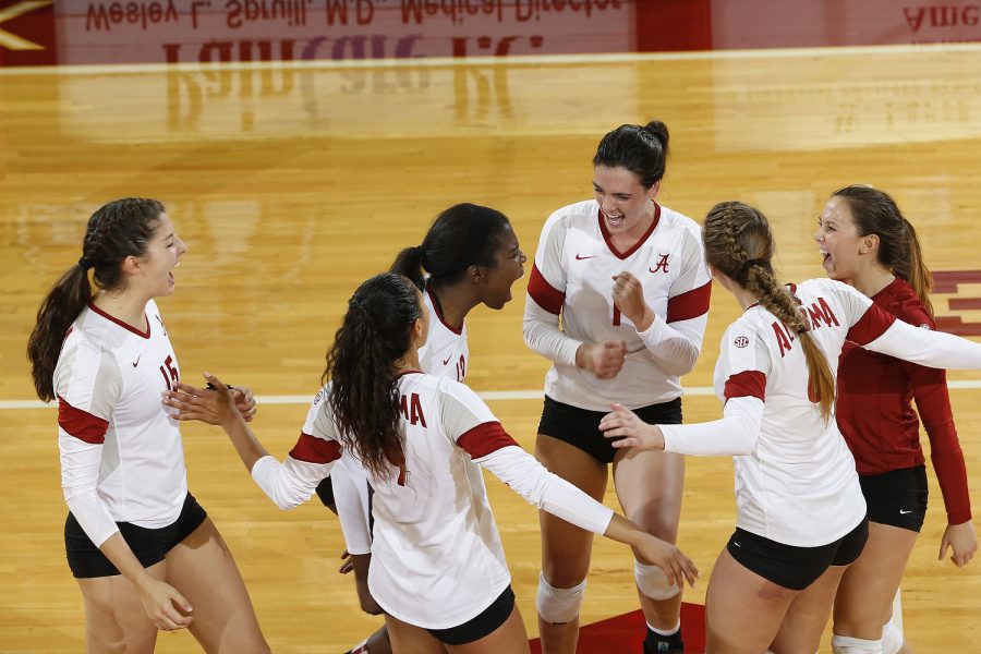 Alabama volleyball searches for identity