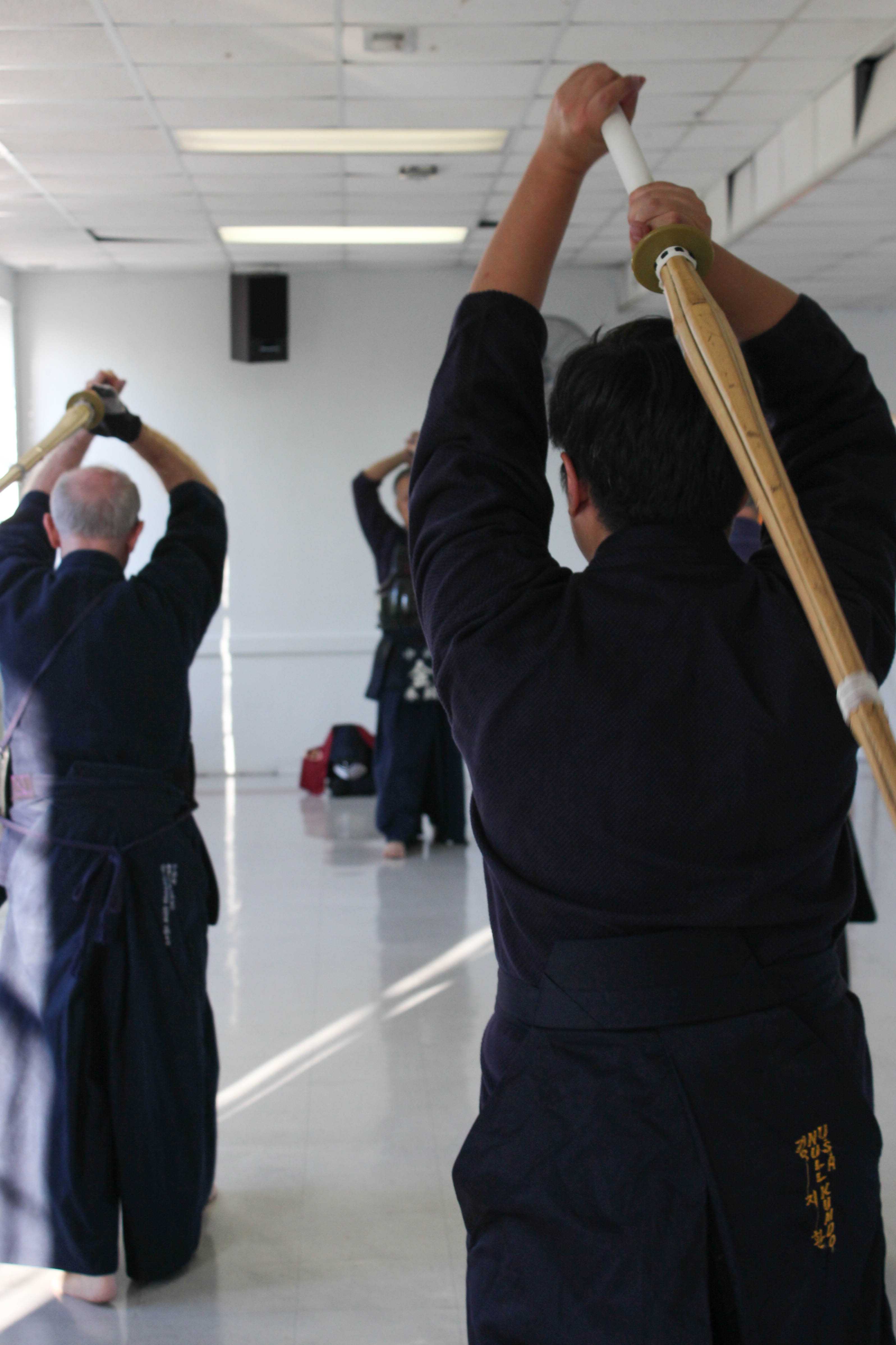 Kumdo Club teaches Korean sword fighting - The Crimson White