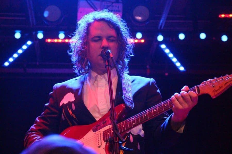 Review: Kevin Morby crafts immersive show at Saturn