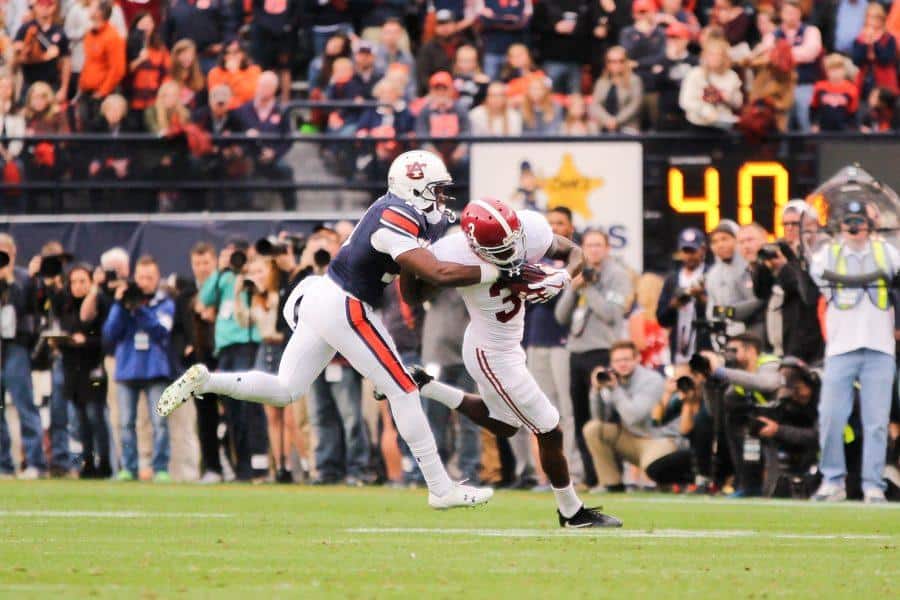 Alabama offense unable to sustain drives in loss to Auburn