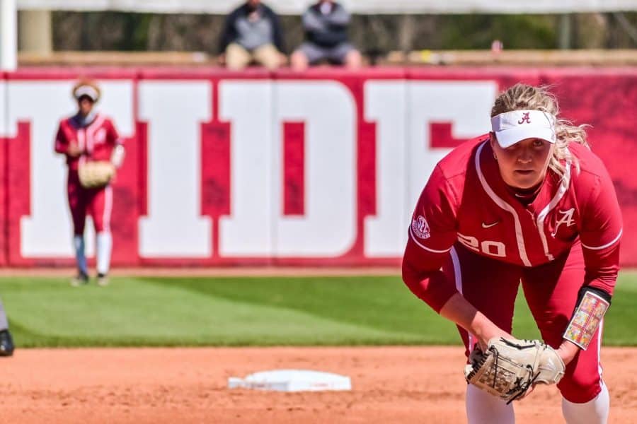 Preview | Softball hits the road to begin SEC play 