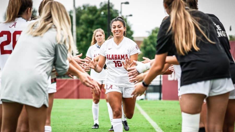 Alabama soccer standout Reyna Reyes plays in international spotlight