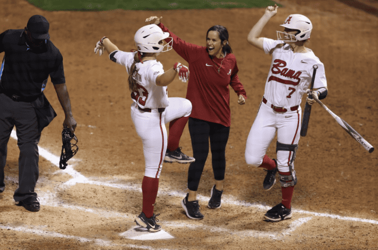 Bloodworths solo home run leads softball to thrilling victory Friday night